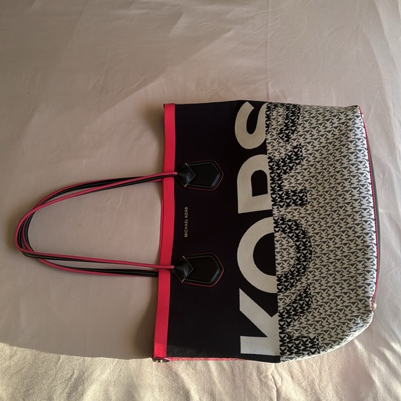 Used it twice 🙂 didn’t like it decided too give it for a good price - Picture 2 of 5